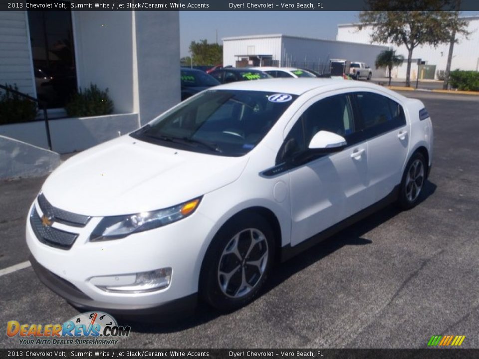 Front 3/4 View of 2013 Chevrolet Volt  Photo #1
