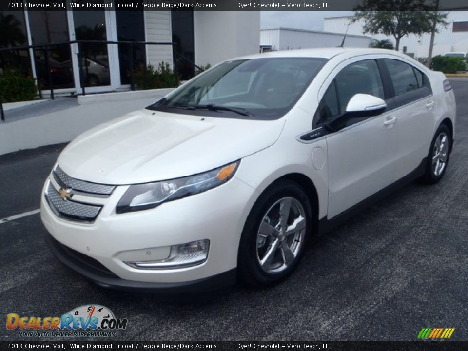 Front 3/4 View of 2013 Chevrolet Volt  Photo #1