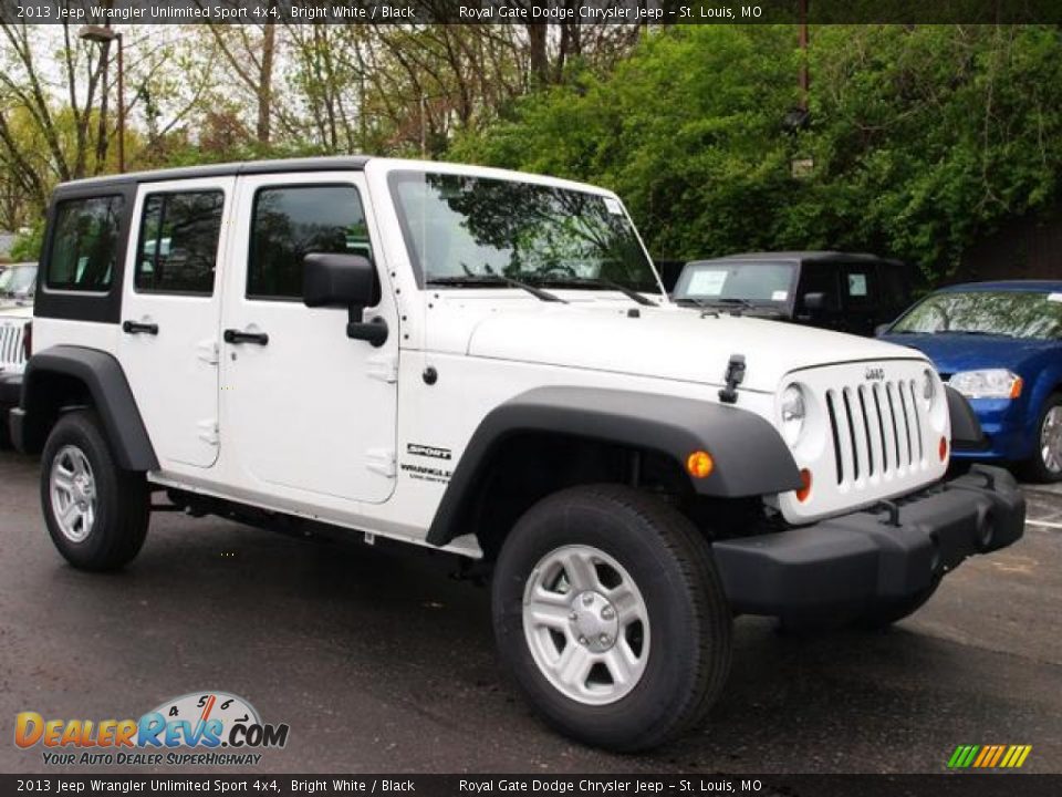 2013 Jeep Wrangler Unlimited Sport 4x4 Bright White / Black Photo #2