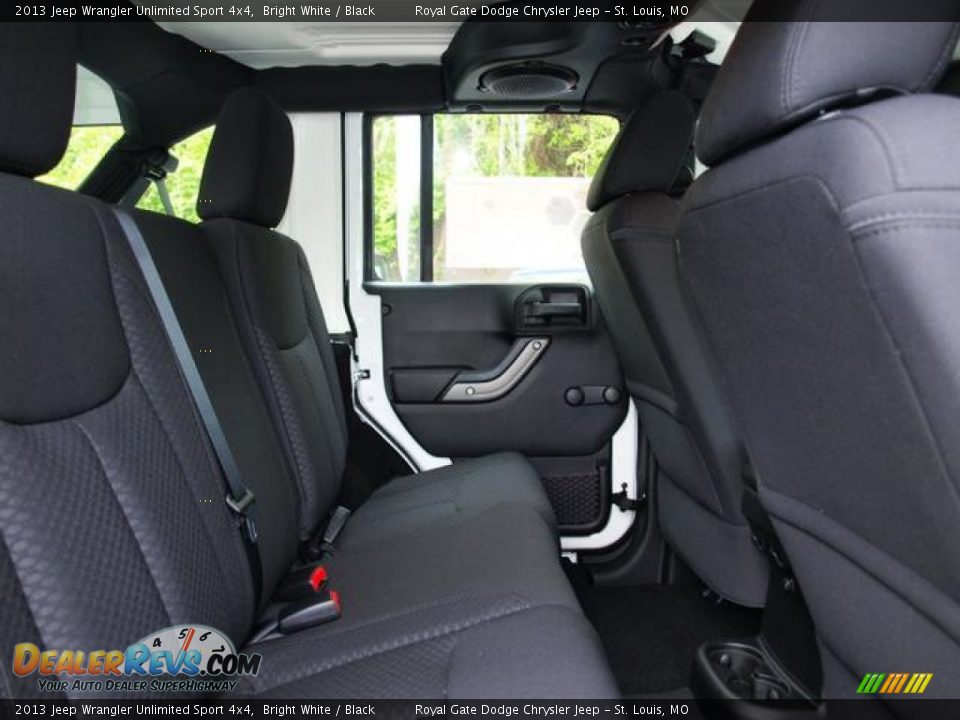 2013 Jeep Wrangler Unlimited Sport 4x4 Bright White / Black Photo #4
