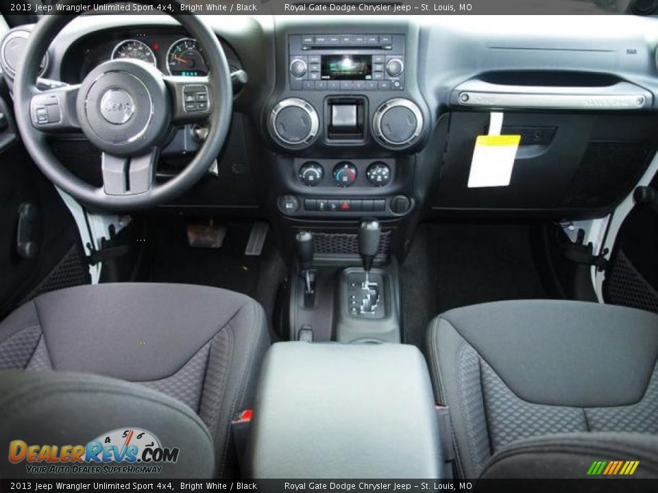 2013 Jeep Wrangler Unlimited Sport 4x4 Bright White / Black Photo #5