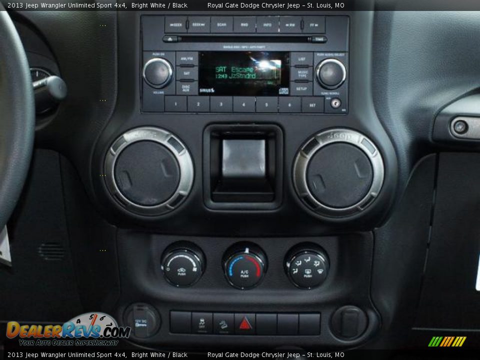 2013 Jeep Wrangler Unlimited Sport 4x4 Bright White / Black Photo #7