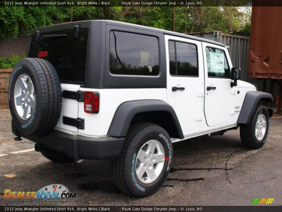 2013 Jeep Wrangler Unlimited Sport 4x4 Bright White / Black Photo #3
