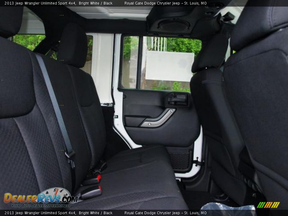 2013 Jeep Wrangler Unlimited Sport 4x4 Bright White / Black Photo #4