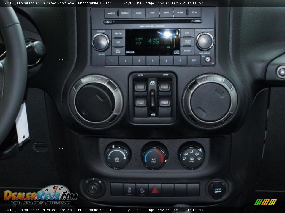 2013 Jeep Wrangler Unlimited Sport 4x4 Bright White / Black Photo #7