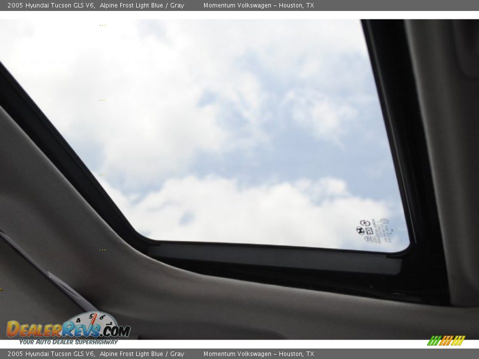 2005 Hyundai Tucson GLS V6 Alpine Frost Light Blue / Gray Photo #17