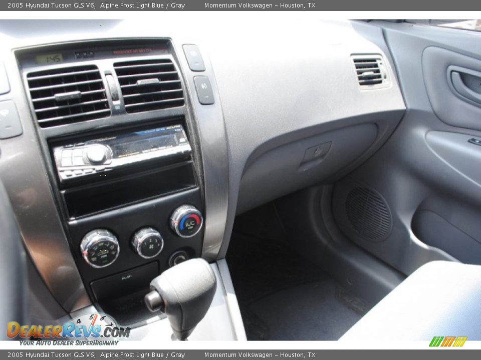 2005 Hyundai Tucson GLS V6 Alpine Frost Light Blue / Gray Photo #19