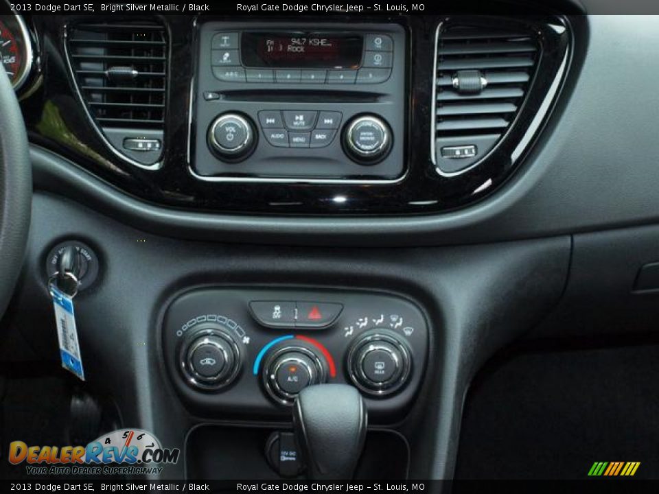 2013 Dodge Dart SE Bright Silver Metallic / Black Photo #7