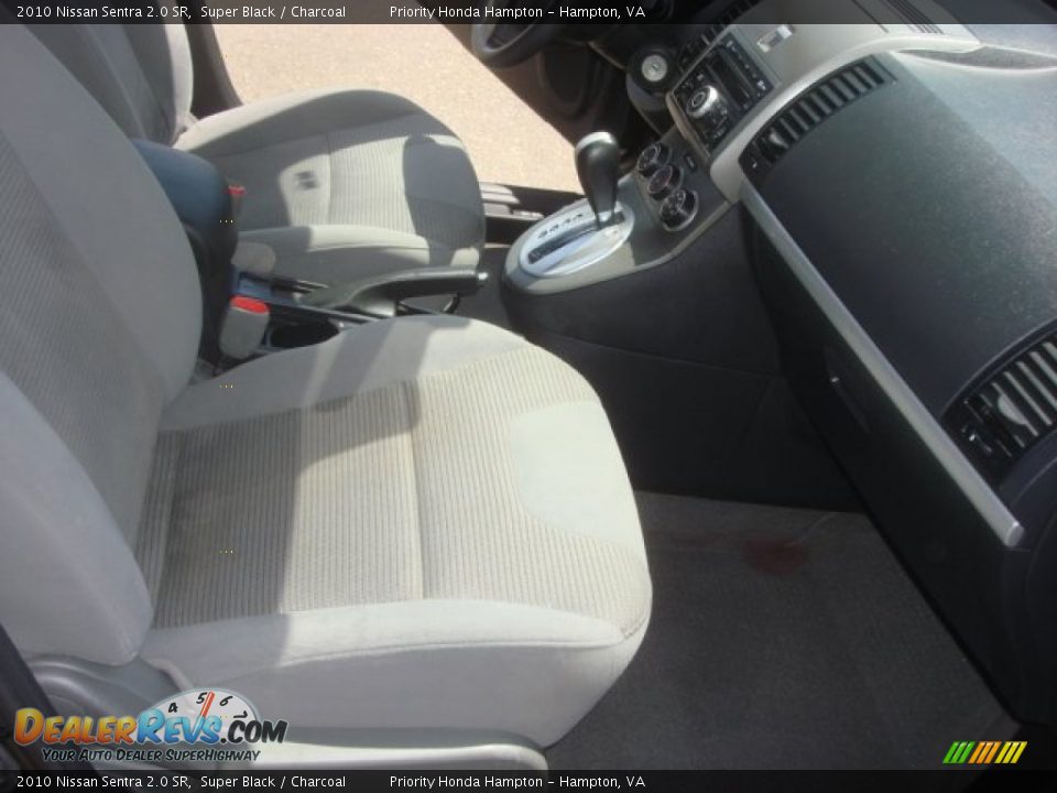 2010 Nissan Sentra 2.0 SR Super Black / Charcoal Photo #13