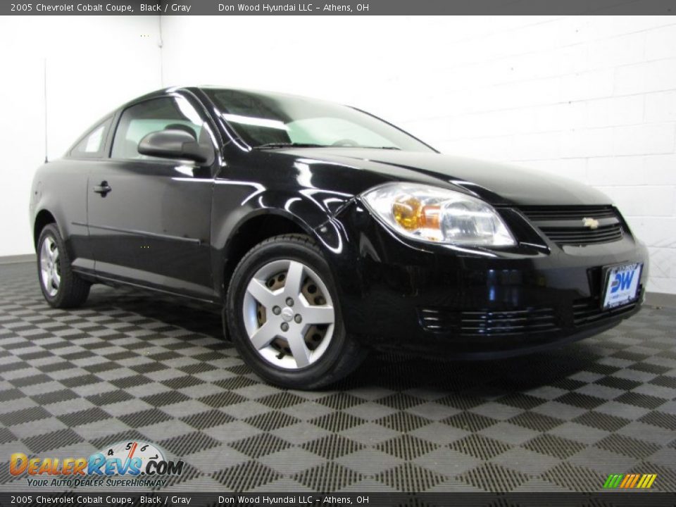 2005 Chevrolet Cobalt Coupe Black / Gray Photo #1