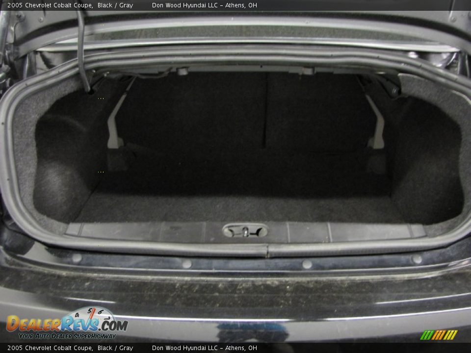 2005 Chevrolet Cobalt Coupe Black / Gray Photo #3