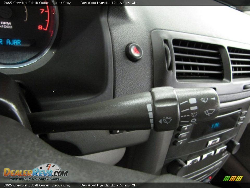 2005 Chevrolet Cobalt Coupe Black / Gray Photo #14