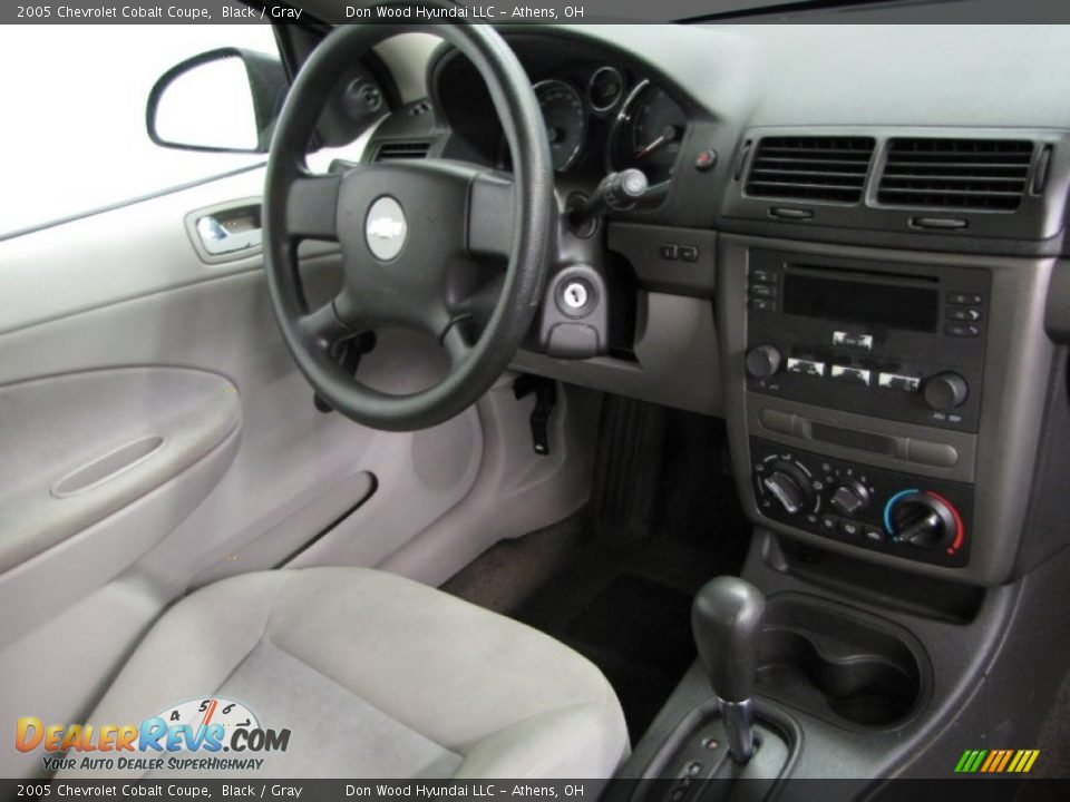 2005 Chevrolet Cobalt Coupe Black / Gray Photo #17