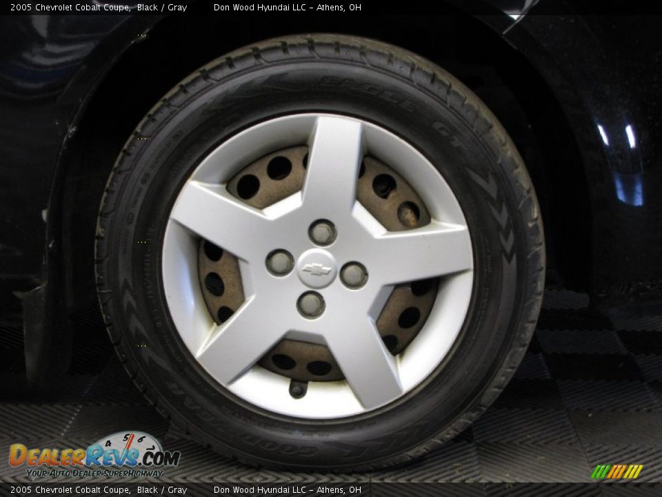 2005 Chevrolet Cobalt Coupe Black / Gray Photo #19