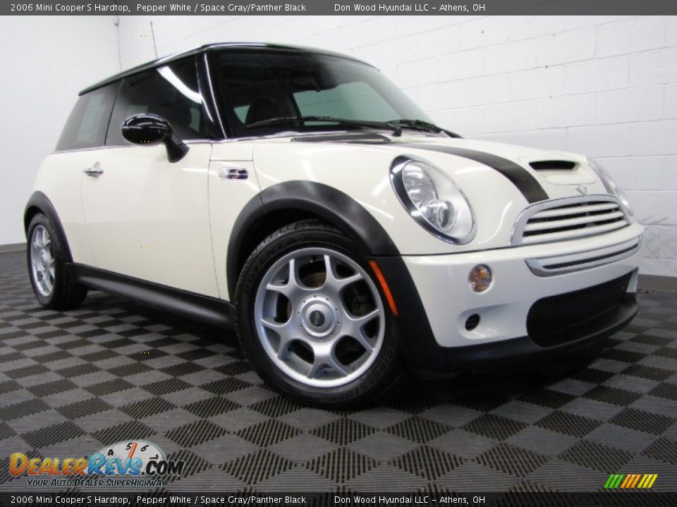 2006 Mini Cooper S Hardtop Pepper White / Space Gray/Panther Black Photo #1