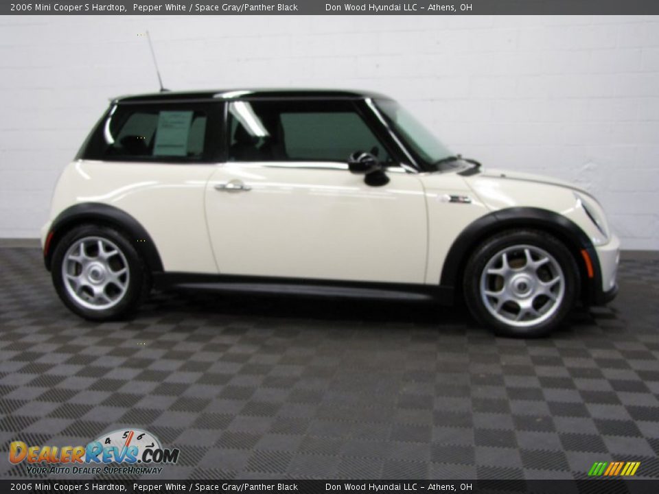 2006 Mini Cooper S Hardtop Pepper White / Space Gray/Panther Black Photo #3