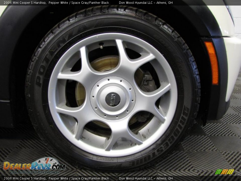 2006 Mini Cooper S Hardtop Pepper White / Space Gray/Panther Black Photo #22