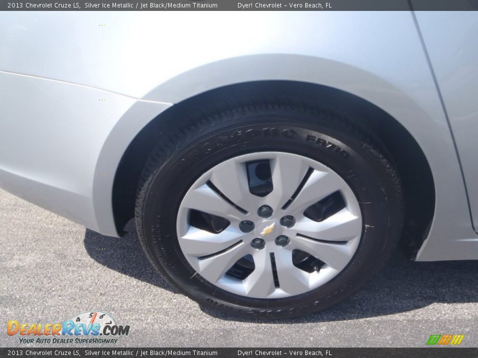 2013 Chevrolet Cruze LS Silver Ice Metallic / Jet Black/Medium Titanium Photo #7