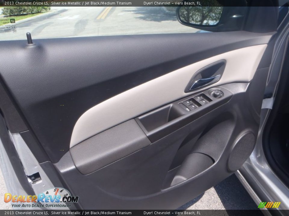 2013 Chevrolet Cruze LS Silver Ice Metallic / Jet Black/Medium Titanium Photo #8