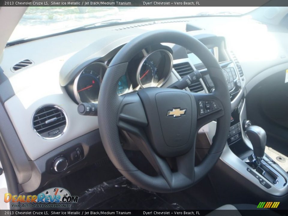 2013 Chevrolet Cruze LS Silver Ice Metallic / Jet Black/Medium Titanium Photo #10