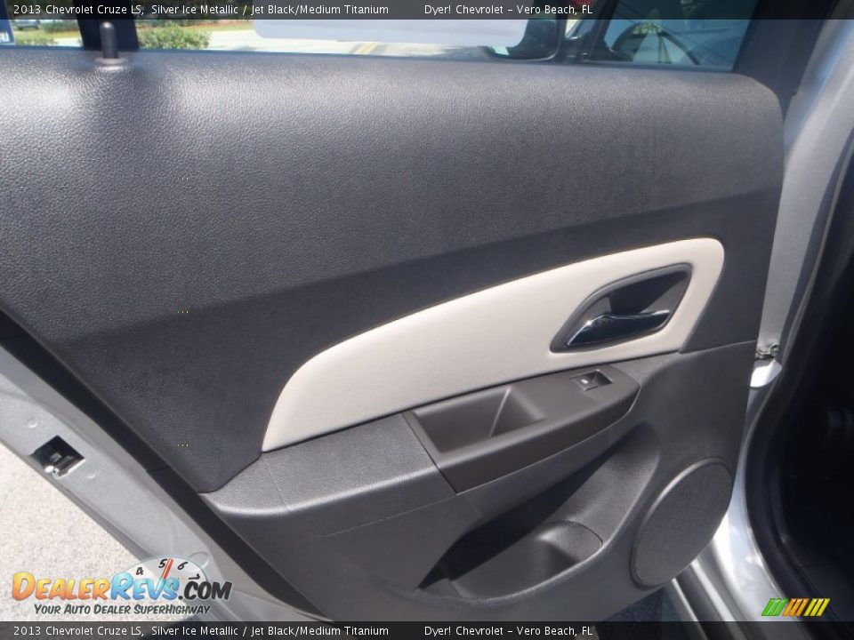 2013 Chevrolet Cruze LS Silver Ice Metallic / Jet Black/Medium Titanium Photo #13