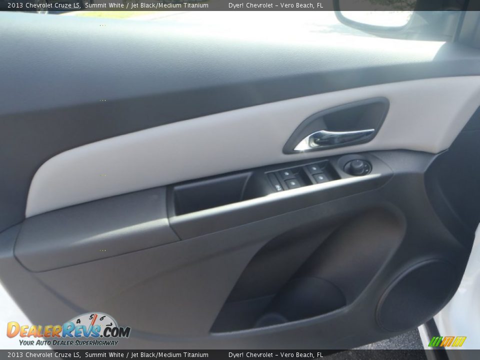 2013 Chevrolet Cruze LS Summit White / Jet Black/Medium Titanium Photo #8