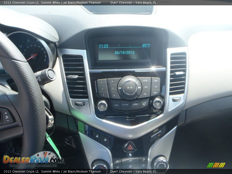 2013 Chevrolet Cruze LS Summit White / Jet Black/Medium Titanium Photo #11