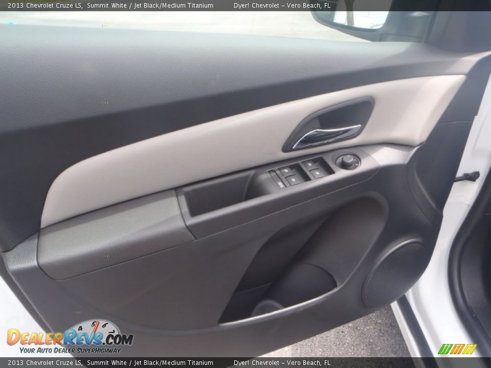 2013 Chevrolet Cruze LS Summit White / Jet Black/Medium Titanium Photo #8