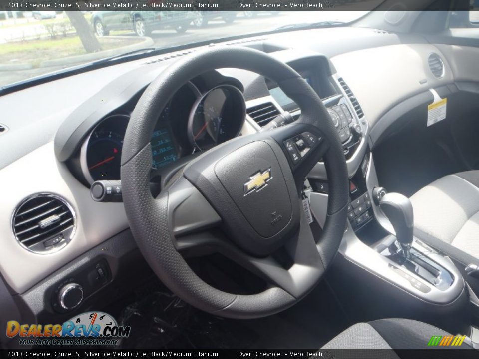 2013 Chevrolet Cruze LS Silver Ice Metallic / Jet Black/Medium Titanium Photo #10