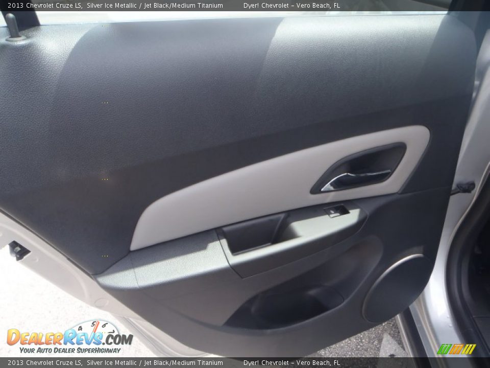 2013 Chevrolet Cruze LS Silver Ice Metallic / Jet Black/Medium Titanium Photo #14