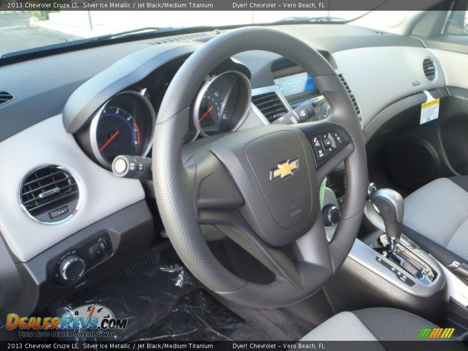 2013 Chevrolet Cruze LS Silver Ice Metallic / Jet Black/Medium Titanium Photo #10
