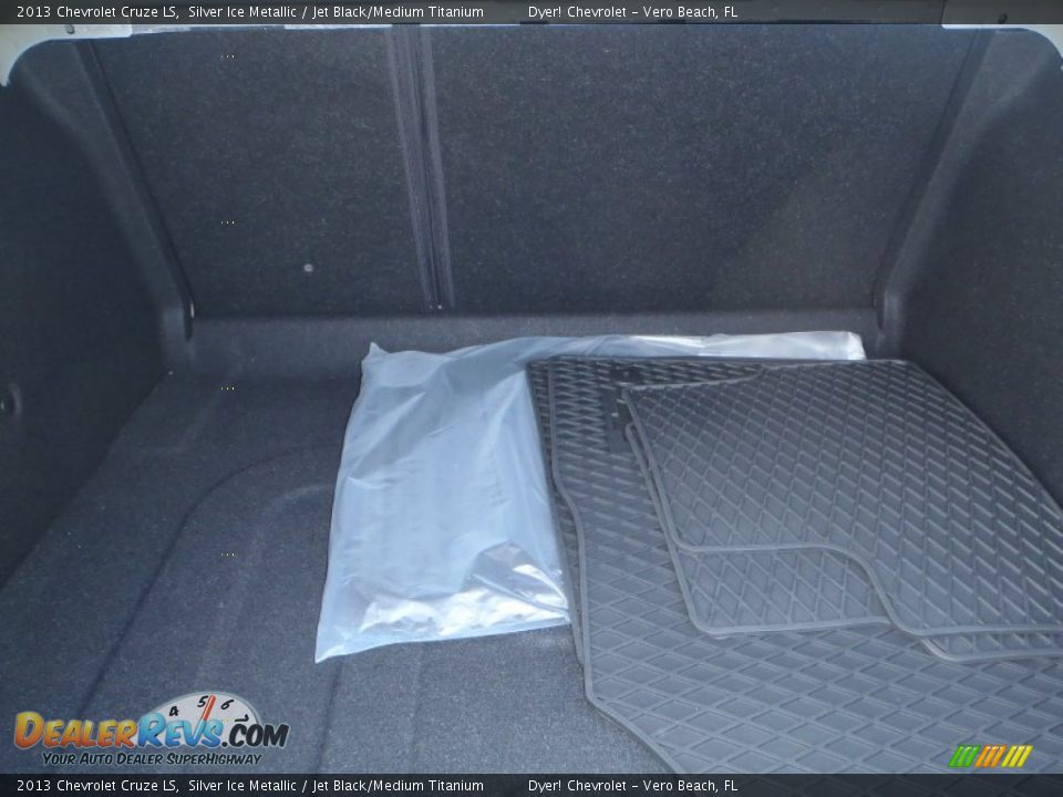 2013 Chevrolet Cruze LS Silver Ice Metallic / Jet Black/Medium Titanium Photo #17
