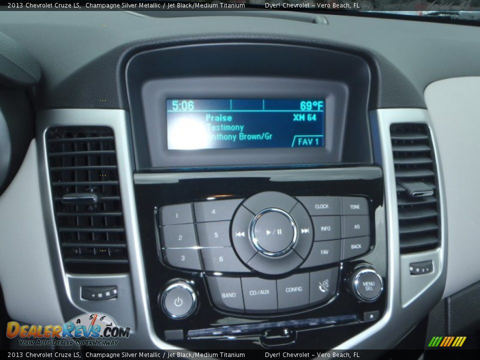 2013 Chevrolet Cruze LS Champagne Silver Metallic / Jet Black/Medium Titanium Photo #11