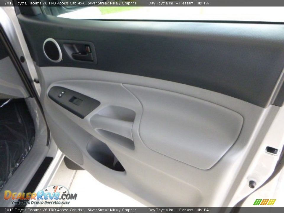 2013 Toyota Tacoma V6 TRD Access Cab 4x4 Silver Streak Mica / Graphite Photo #11