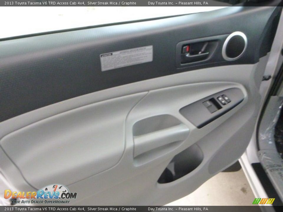 2013 Toyota Tacoma V6 TRD Access Cab 4x4 Silver Streak Mica / Graphite Photo #16