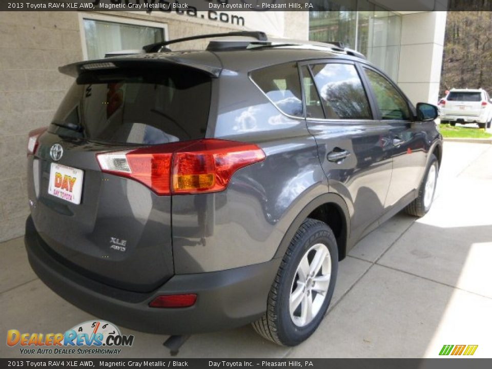 2013 Toyota RAV4 XLE AWD Magnetic Gray Metallic / Black Photo #2