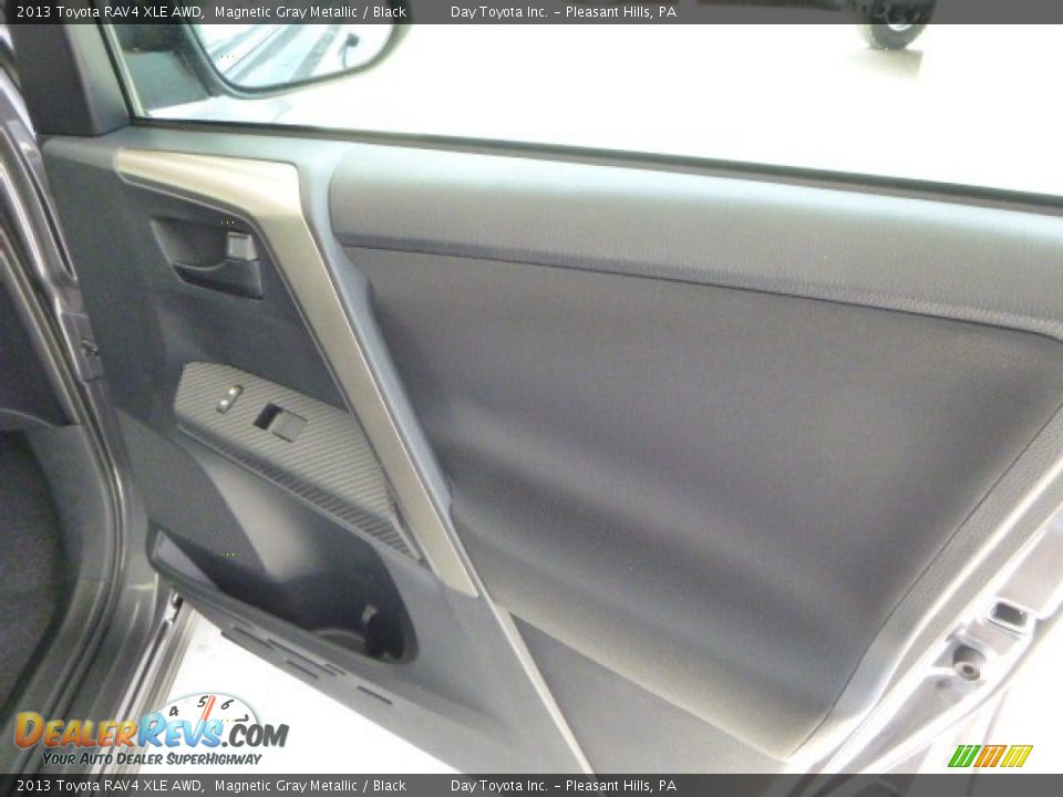 2013 Toyota RAV4 XLE AWD Magnetic Gray Metallic / Black Photo #11