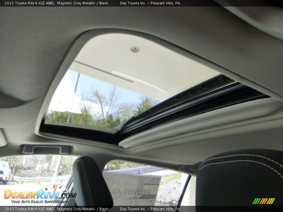 2013 Toyota RAV4 XLE AWD Magnetic Gray Metallic / Black Photo #17