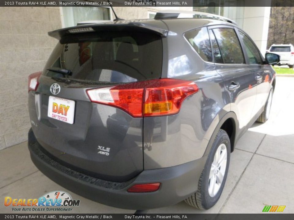 2013 Toyota RAV4 XLE AWD Magnetic Gray Metallic / Black Photo #2
