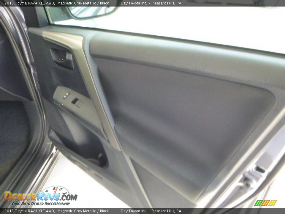 2013 Toyota RAV4 XLE AWD Magnetic Gray Metallic / Black Photo #11