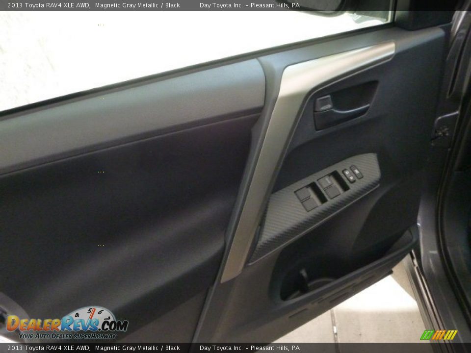 2013 Toyota RAV4 XLE AWD Magnetic Gray Metallic / Black Photo #16