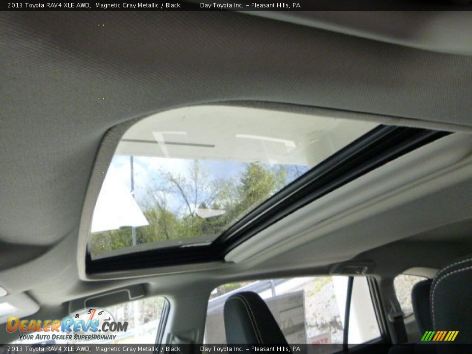 2013 Toyota RAV4 XLE AWD Magnetic Gray Metallic / Black Photo #17