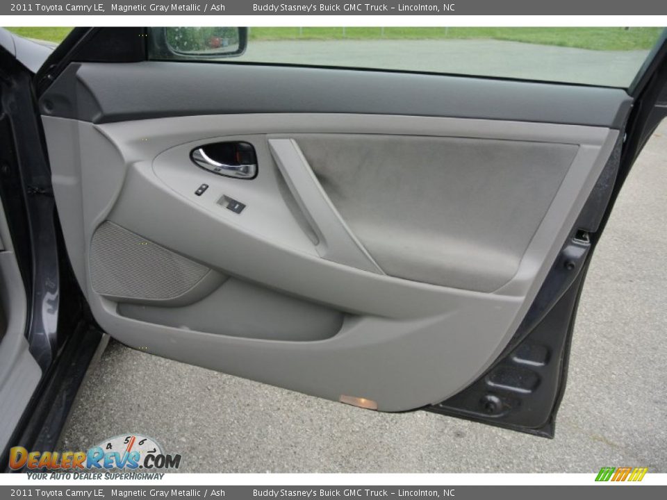 2011 Toyota Camry LE Magnetic Gray Metallic / Ash Photo #18