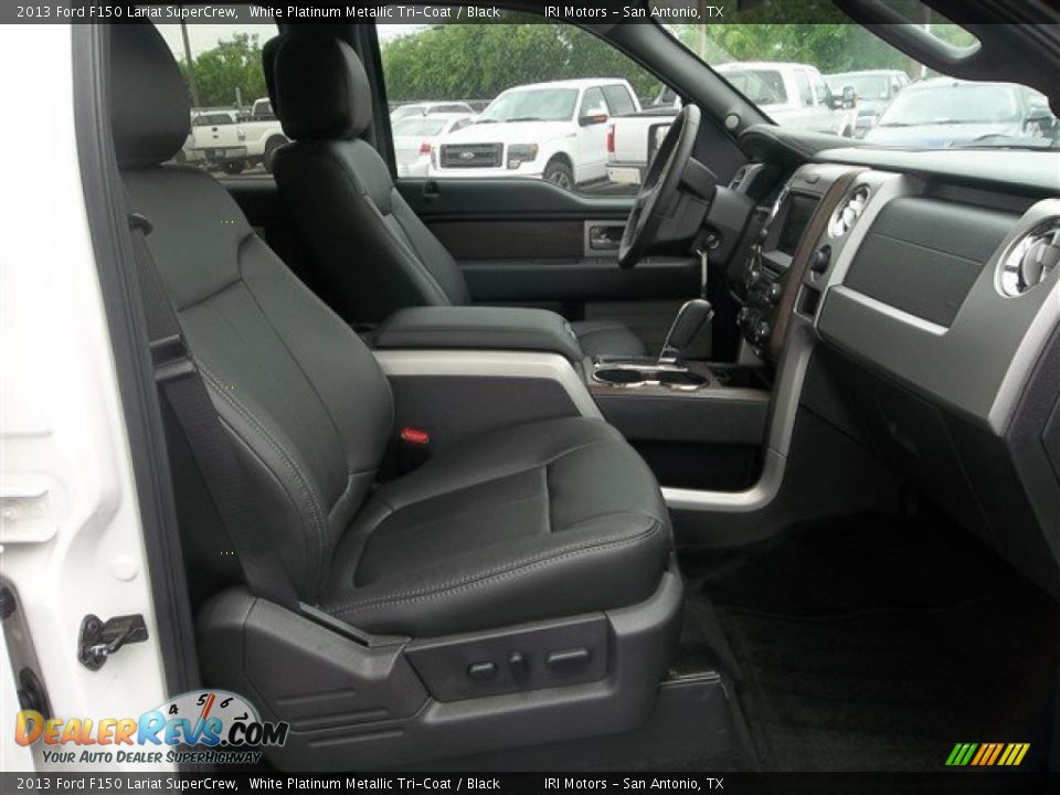 2013 Ford F150 Lariat SuperCrew White Platinum Metallic Tri-Coat / Black Photo #16