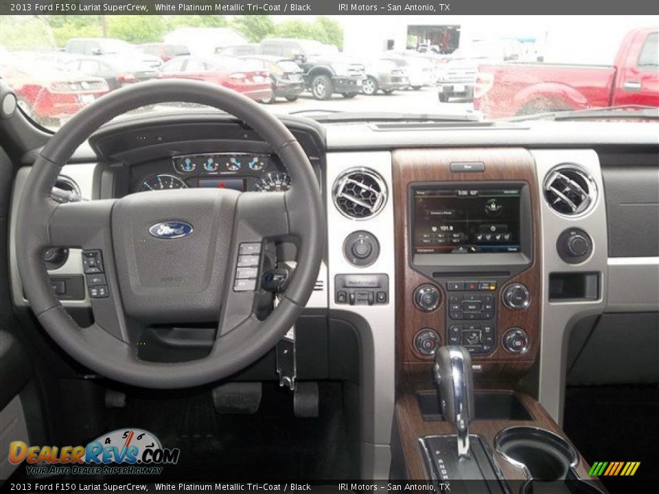 2013 Ford F150 Lariat SuperCrew White Platinum Metallic Tri-Coat / Black Photo #23