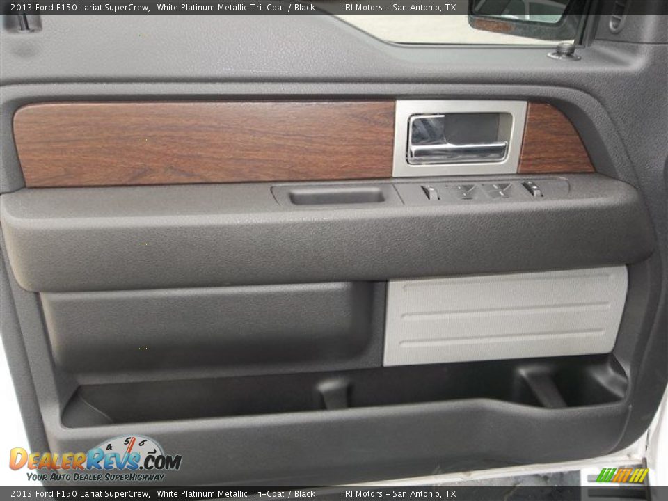 2013 Ford F150 Lariat SuperCrew White Platinum Metallic Tri-Coat / Black Photo #25