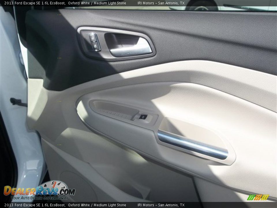 2013 Ford Escape SE 1.6L EcoBoost Oxford White / Medium Light Stone Photo #12