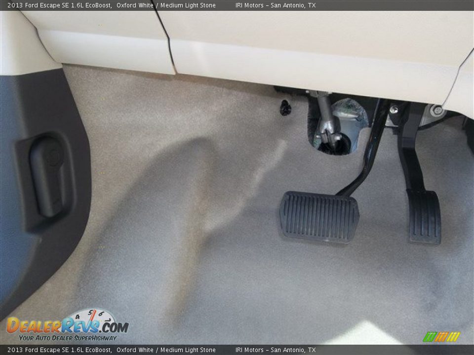 2013 Ford Escape SE 1.6L EcoBoost Oxford White / Medium Light Stone Photo #24