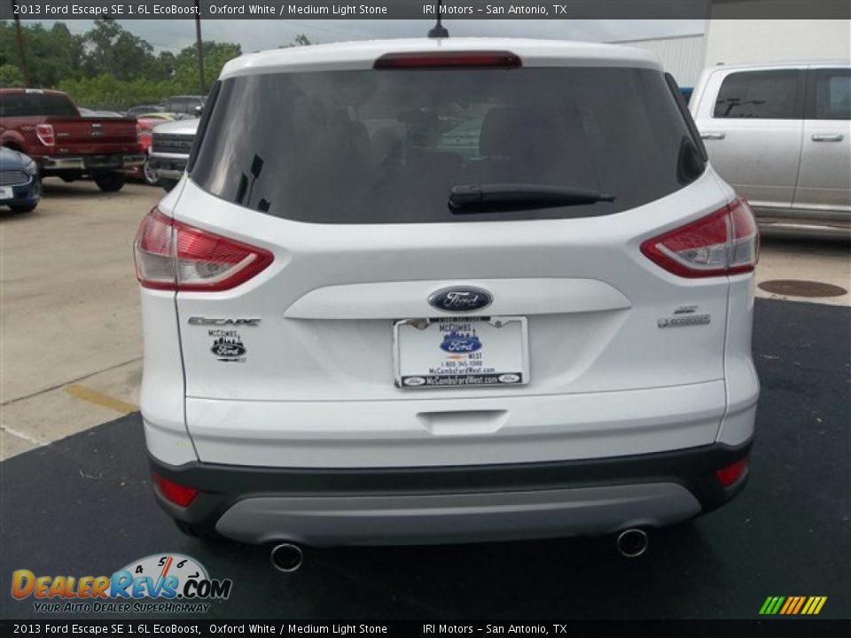 2013 Ford Escape SE 1.6L EcoBoost Oxford White / Medium Light Stone Photo #33