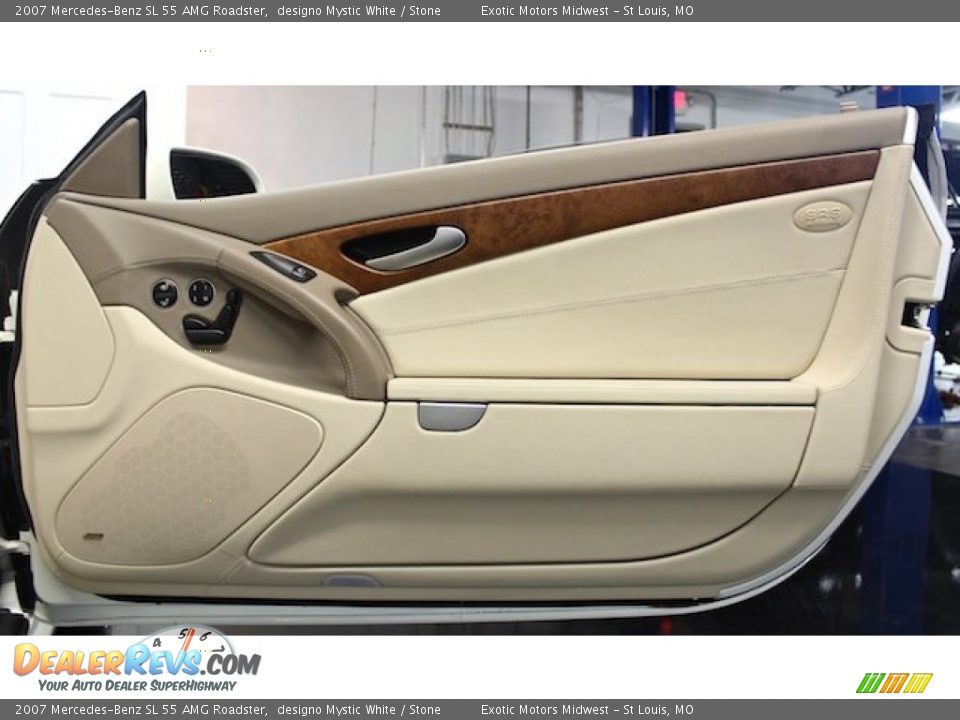 Door Panel of 2007 Mercedes-Benz SL 55 AMG Roadster Photo #29
